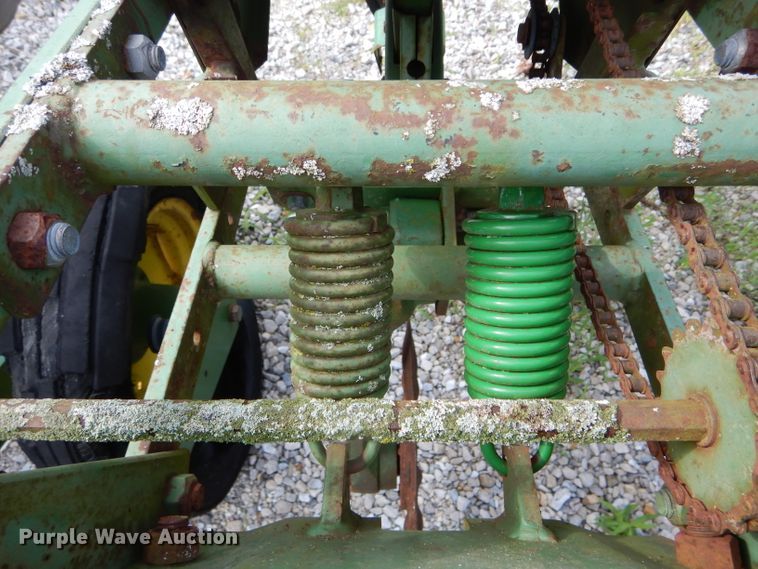 image for item DH6032 John Deere 7000 planter