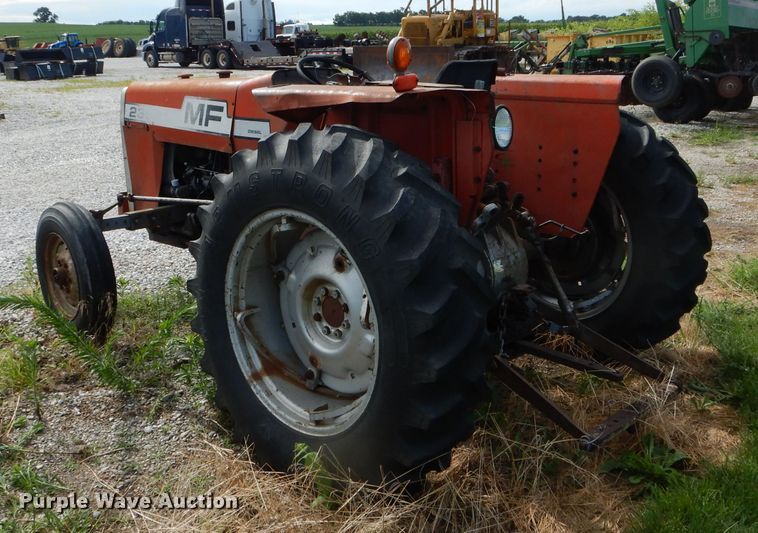 image for item DH6034 Massey-Ferguson 235 tractor