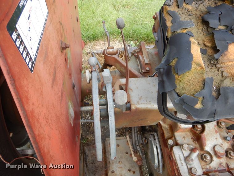 image for item DH6034 Massey-Ferguson 235 tractor