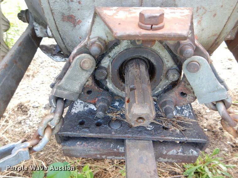 image for item DH6034 Massey-Ferguson 235 tractor