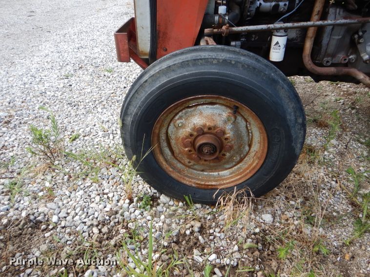 image for item DH6034 Massey-Ferguson 235 tractor