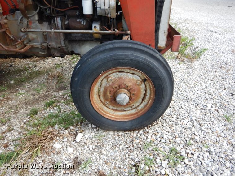 image for item DH6034 Massey-Ferguson 235 tractor