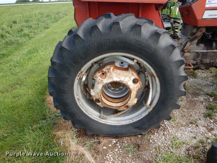 image for item DH6034 Massey-Ferguson 235 tractor