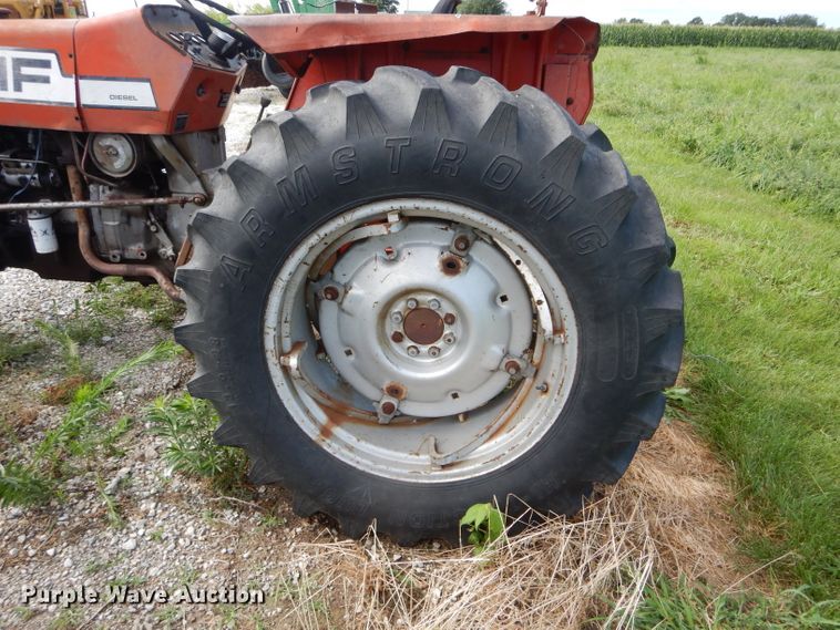 image for item DH6034 Massey-Ferguson 235 tractor