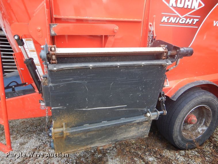 image for item DH6037 Kuhn Vertical Maxx VT156 feed mixer