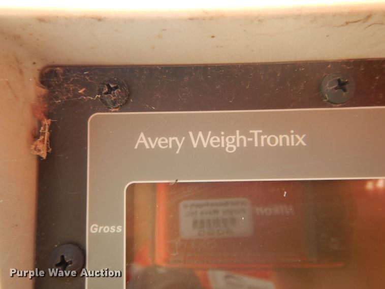 image for item DH6037 Kuhn Vertical Maxx VT156 feed mixer