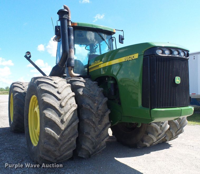 image for item DI0564 2004 John Deere 9520 4WD tractor