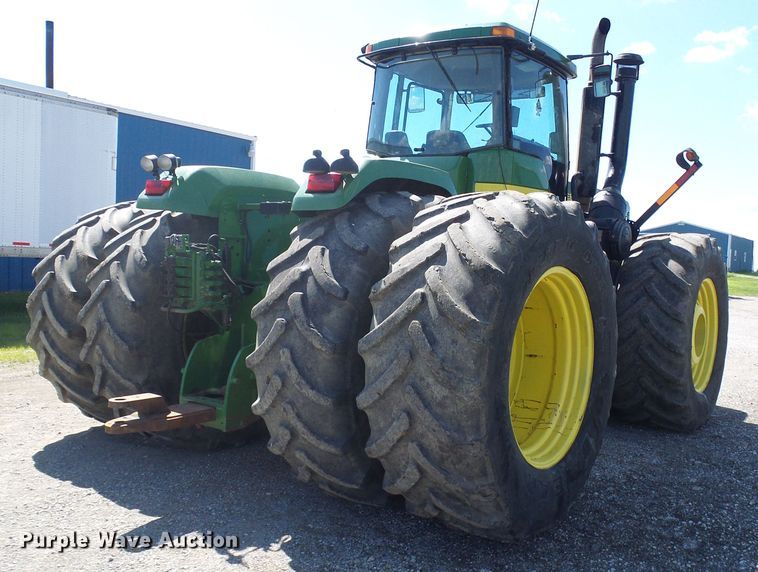 image for item DI0564 2004 John Deere 9520 4WD tractor