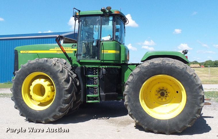 image for item DI0564 2004 John Deere 9520 4WD tractor