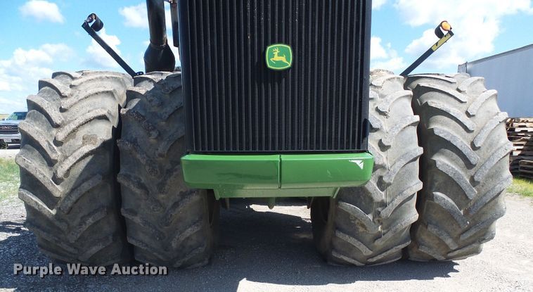 image for item DI0564 2004 John Deere 9520 4WD tractor