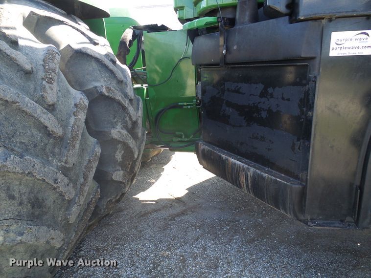 image for item DI0564 2004 John Deere 9520 4WD tractor