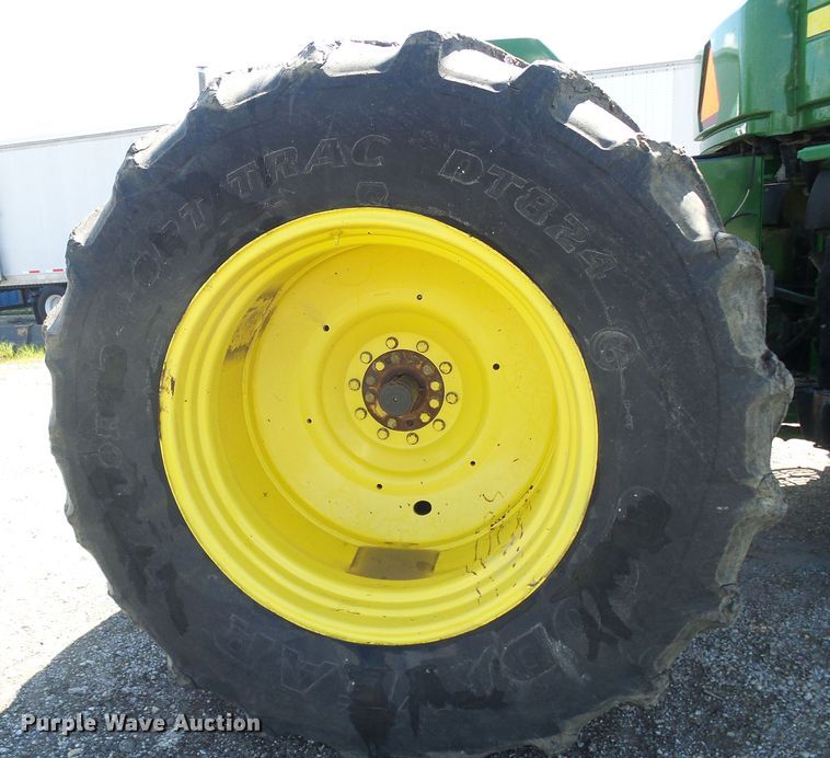 image for item DI0564 2004 John Deere 9520 4WD tractor