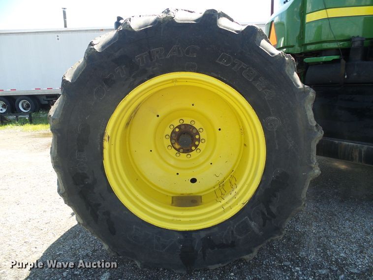 image for item DI0564 2004 John Deere 9520 4WD tractor