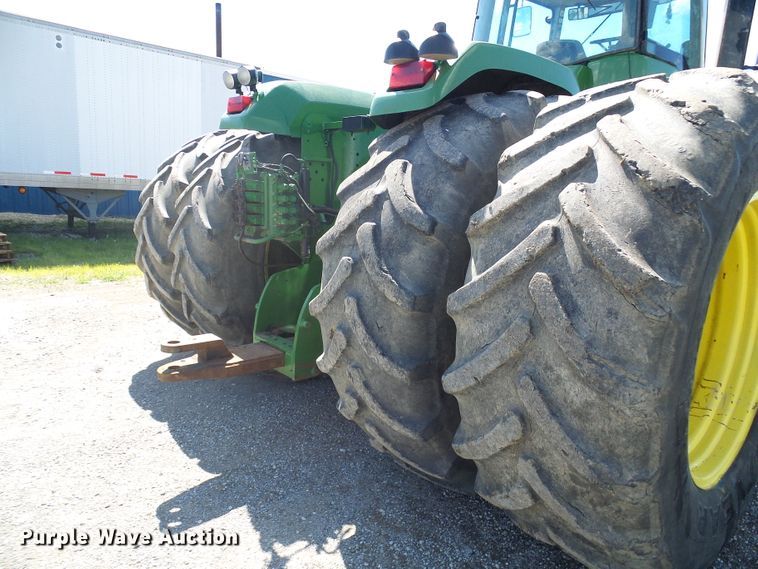 image for item DI0564 2004 John Deere 9520 4WD tractor