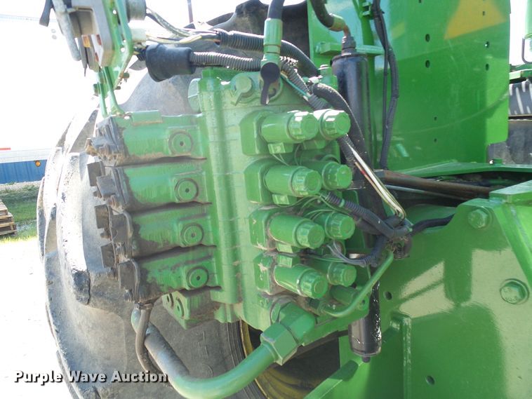 image for item DI0564 2004 John Deere 9520 4WD tractor