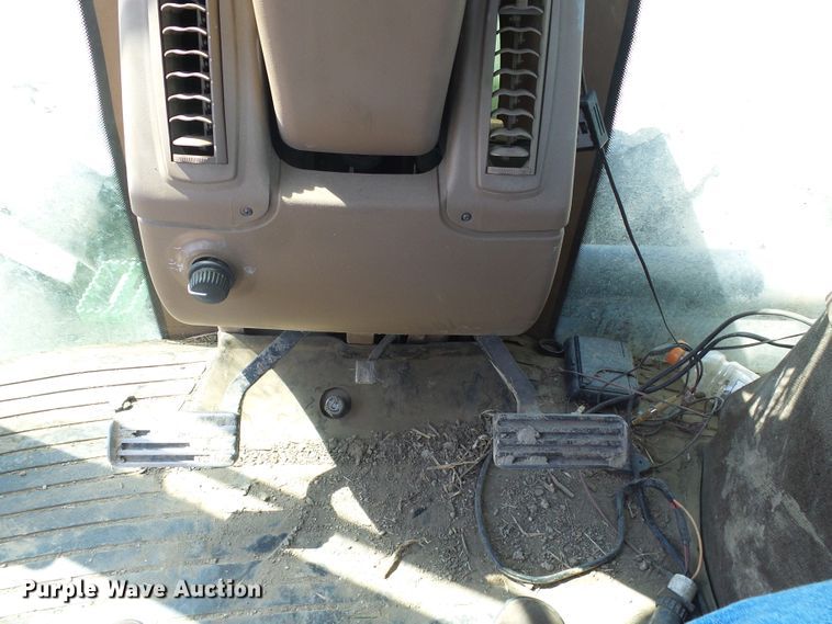 image for item DI0564 2004 John Deere 9520 4WD tractor