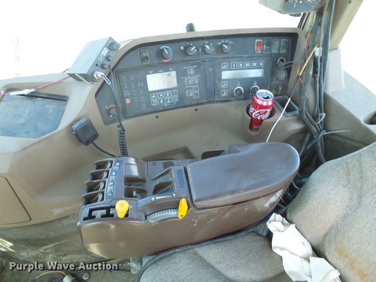 image for item DI0564 2004 John Deere 9520 4WD tractor