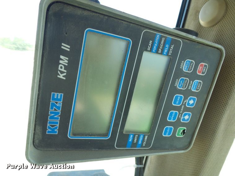 image for item DI0564 2004 John Deere 9520 4WD tractor