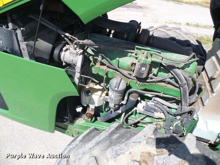 image for item DI0564 2004 John Deere 9520 4WD tractor