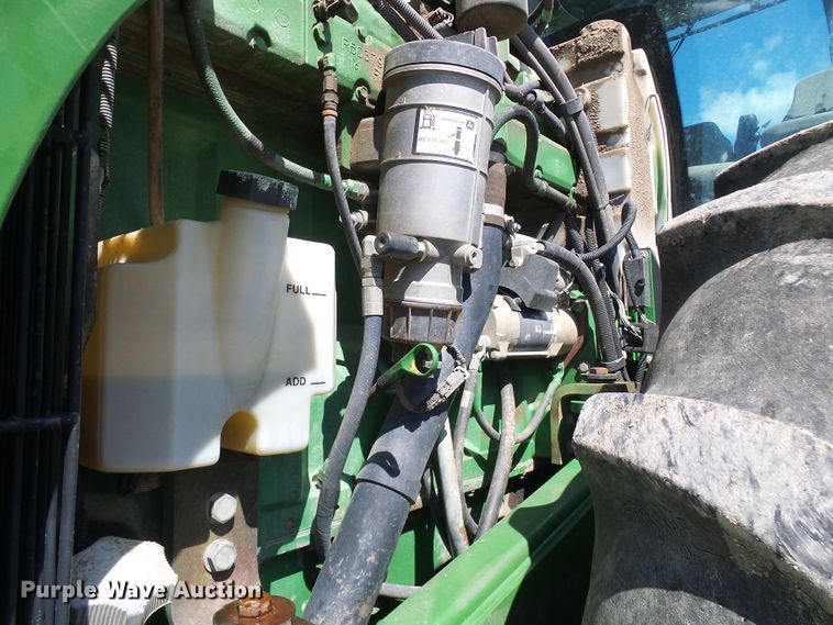 image for item DI0564 2004 John Deere 9520 4WD tractor