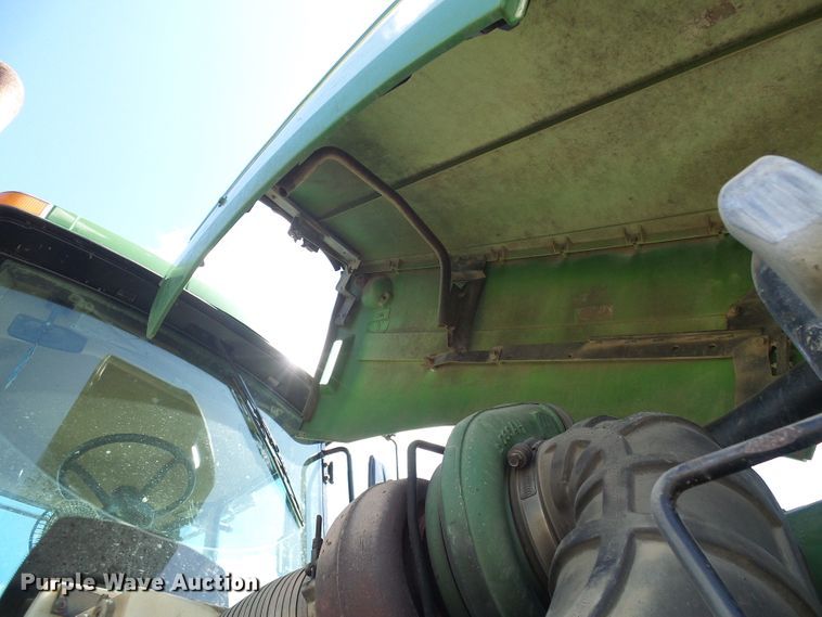 image for item DI0564 2004 John Deere 9520 4WD tractor