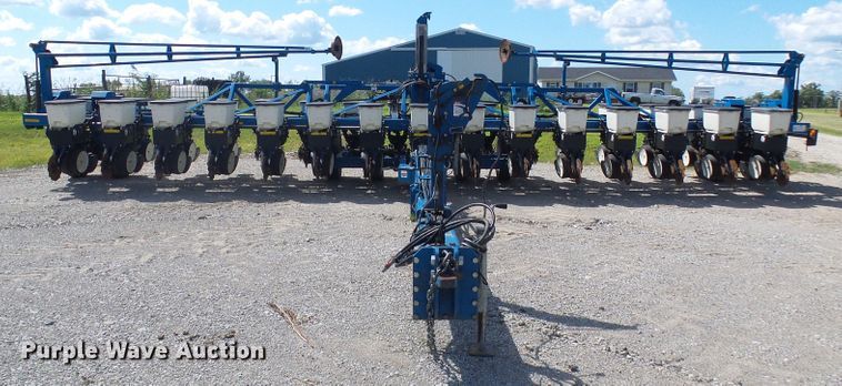 image for item DI0568 Kinze 3600 split row planter