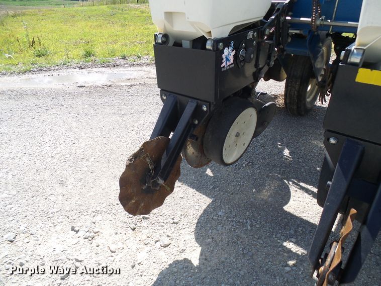 image for item DI0568 Kinze 3600 split row planter