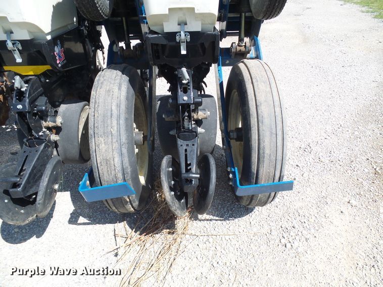 image for item DI0568 Kinze 3600 split row planter