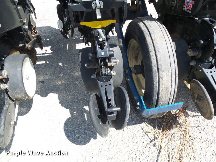 image for item DI0568 Kinze 3600 split row planter