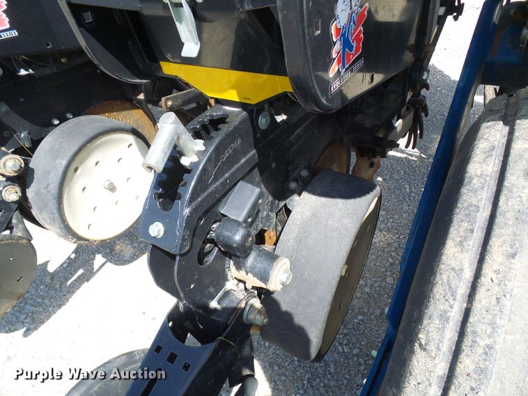 image for item DI0568 Kinze 3600 split row planter