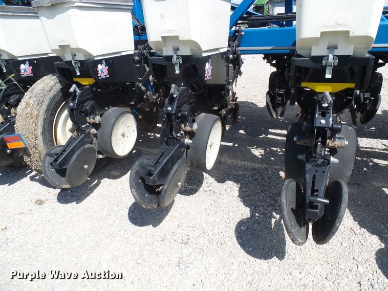 image for item DI0568 Kinze 3600 split row planter