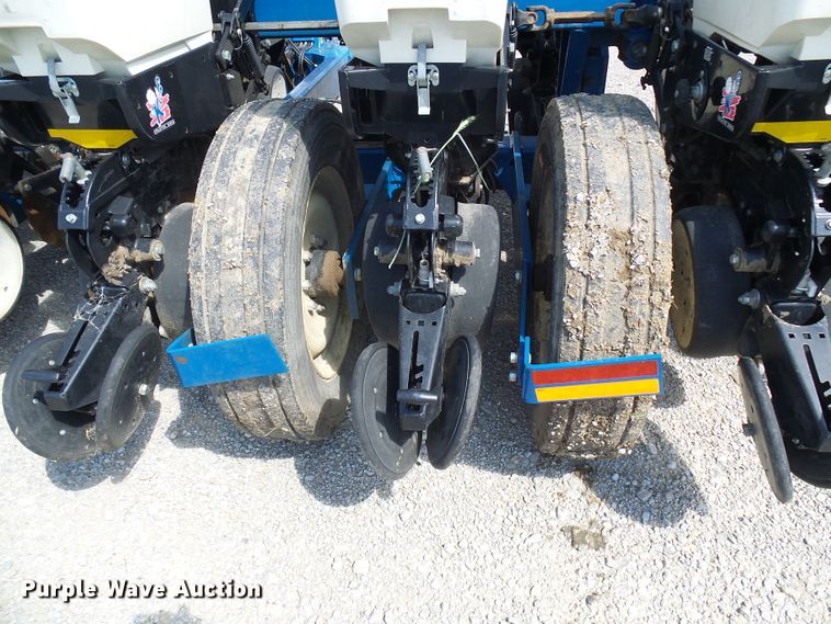 image for item DI0568 Kinze 3600 split row planter