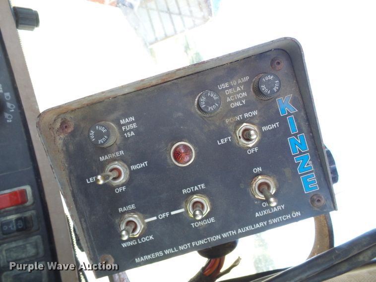 image for item DI0568 Kinze 3600 split row planter