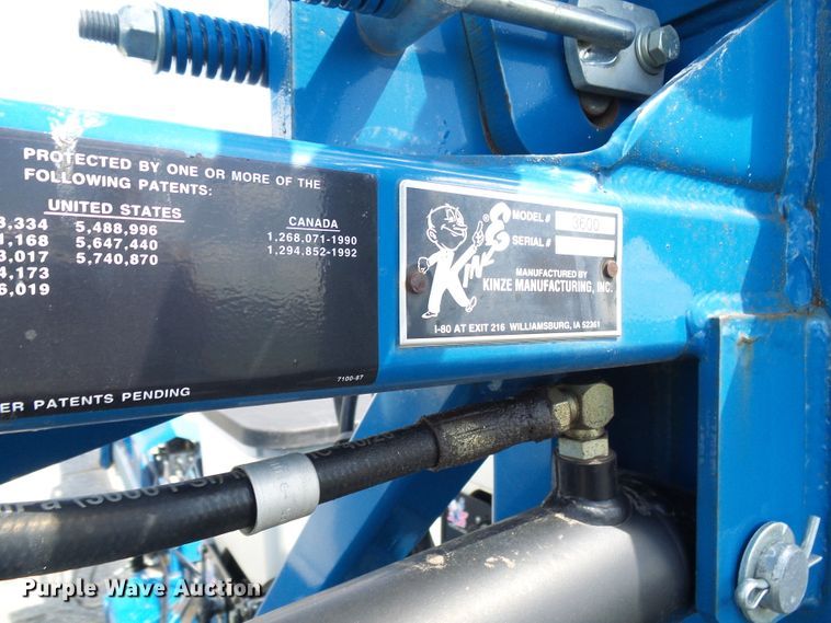 image for item DI0568 Kinze 3600 split row planter