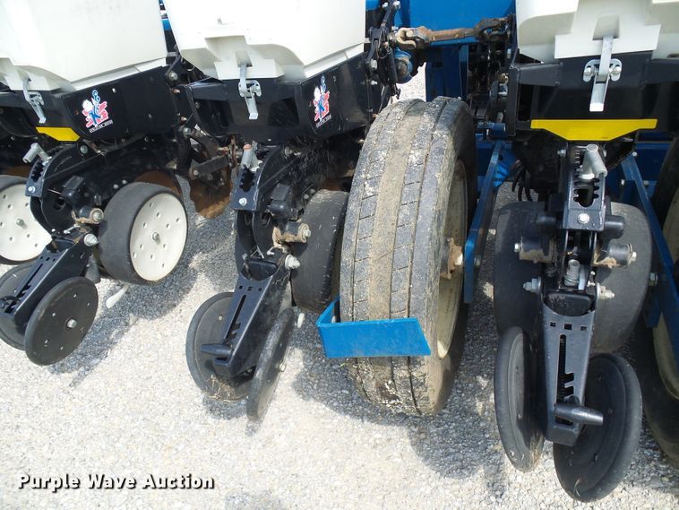 image for item DI0568 Kinze 3600 split row planter