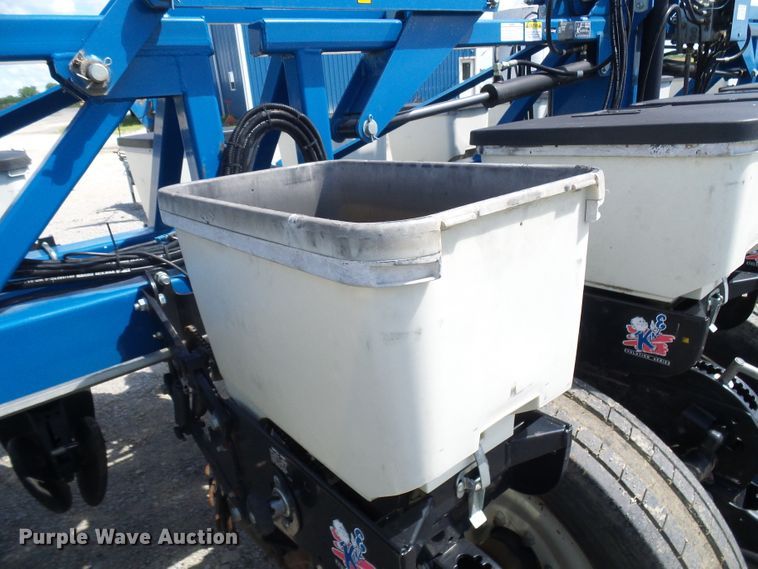 image for item DI0568 Kinze 3600 split row planter