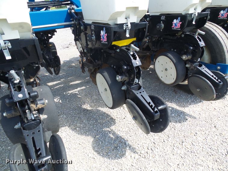 image for item DI0568 Kinze 3600 split row planter