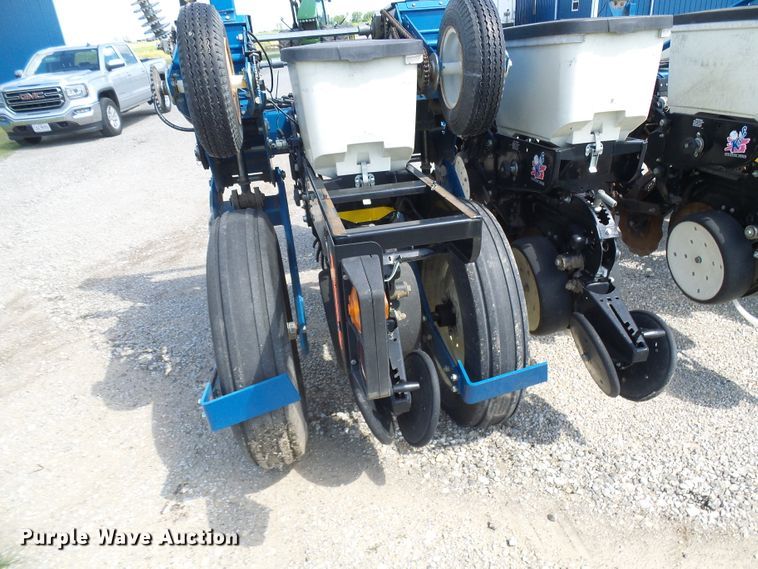 image for item DI0568 Kinze 3600 split row planter