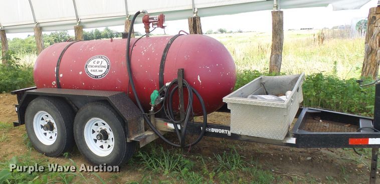 image for item DI0569 Woodworth propane tank trailer
