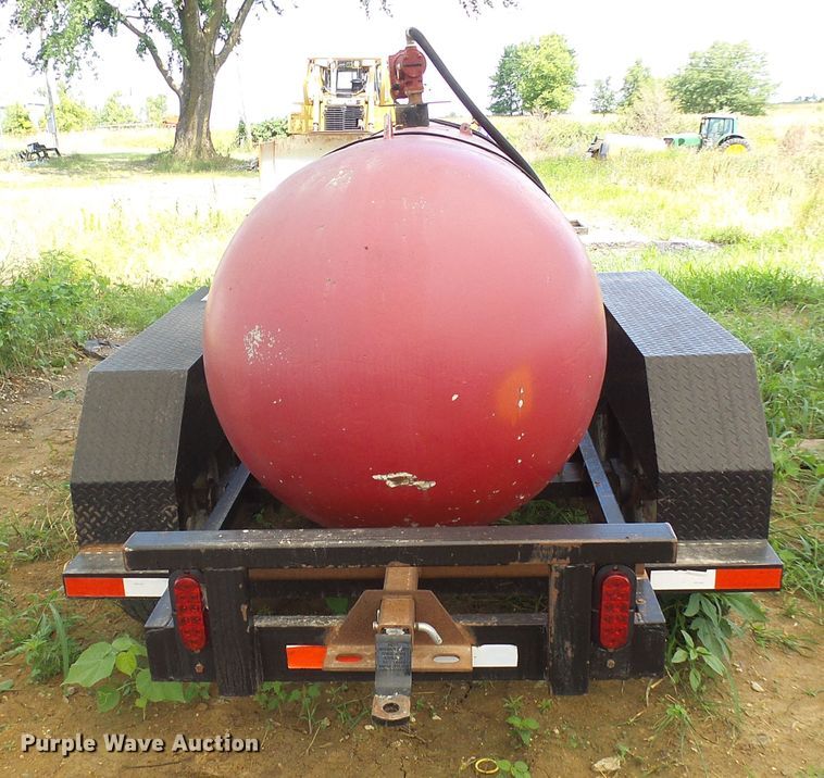 image for item DI0569 Woodworth propane tank trailer