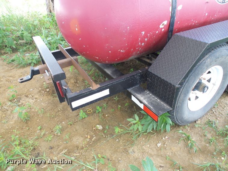 image for item DI0569 Woodworth propane tank trailer