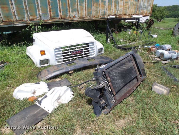 image for item DI0588 GMC 6500 parts