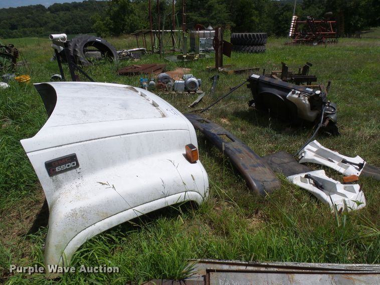 image for item DI0588 GMC 6500 parts