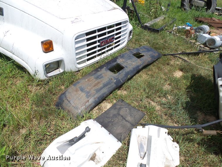 image for item DI0588 GMC 6500 parts