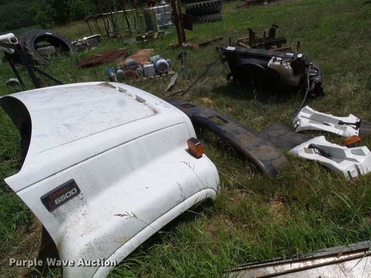 image for item DI0588 GMC 6500 parts