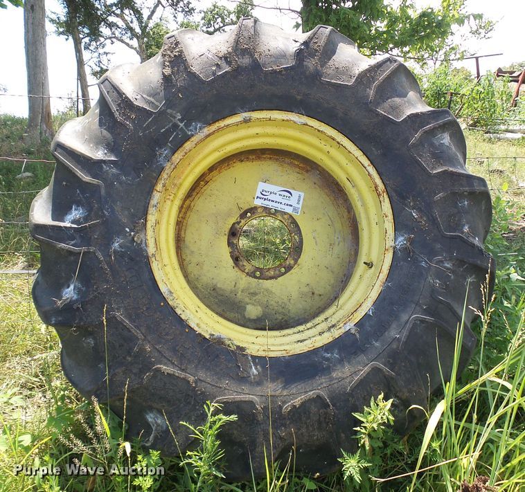 image for item DI0591 (2) 24.5-32 tires and wheels