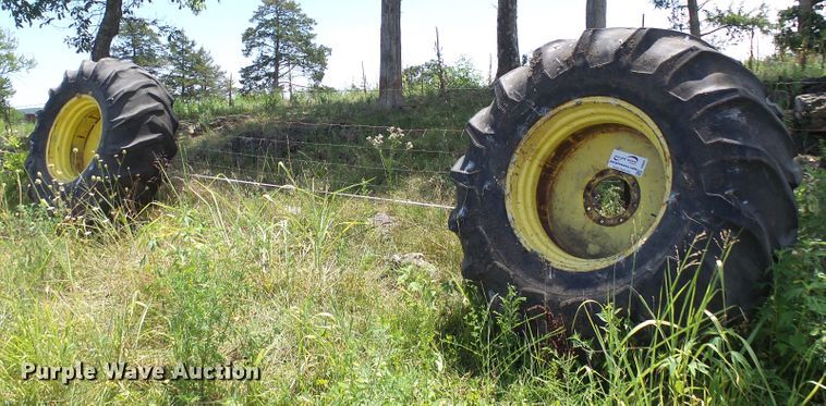 image for item DI0591 (2) 24.5-32 tires and wheels