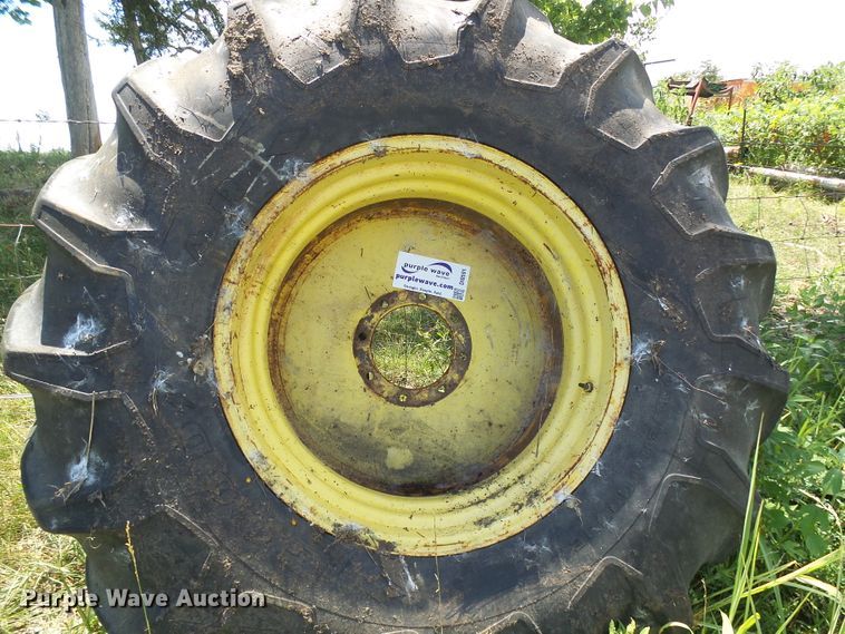 image for item DI0591 (2) 24.5-32 tires and wheels