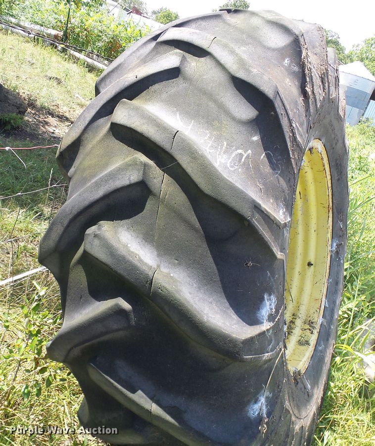 image for item DI0591 (2) 24.5-32 tires and wheels