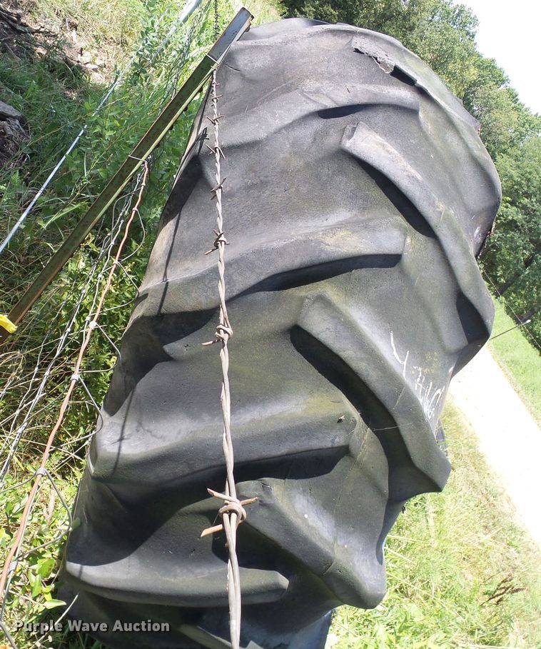 image for item DI0591 (2) 24.5-32 tires and wheels